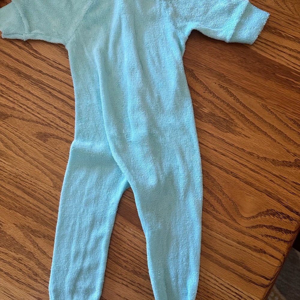 One piece sleeper - Picture 2 of 3